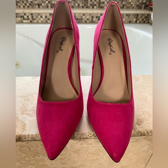 Show Stopper Fuchsia Pink Suede Heels by Qupid - Picture 3 of 9